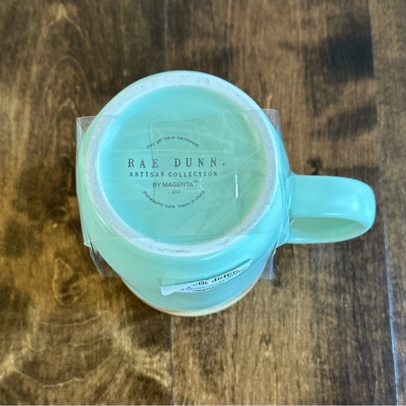 Rae Dunn • World’s Best Mom • Tall Mug with Lid - Picture 4 of 5